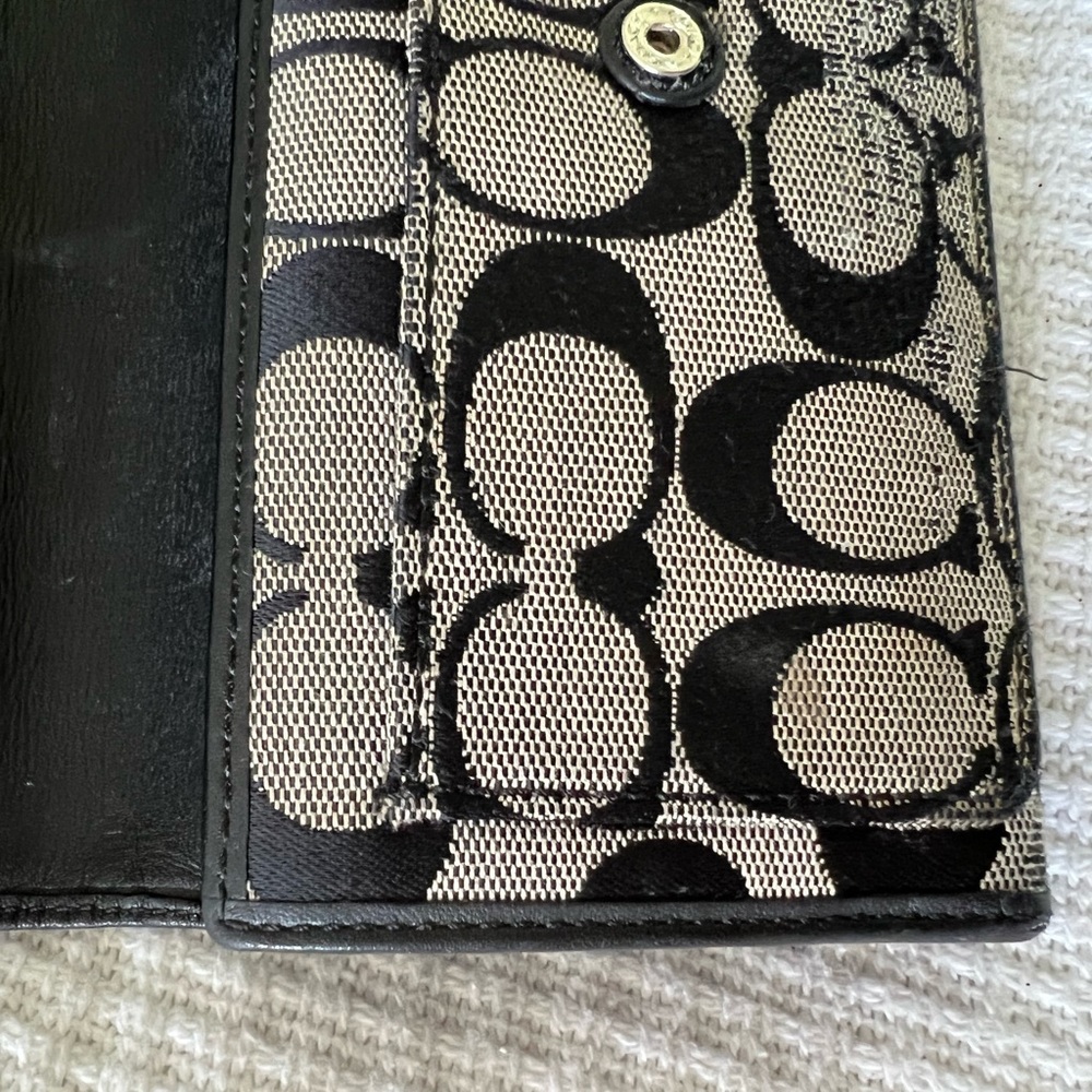 Coach Wallet - Picture 13 of 14